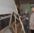 В Клетне Брянской области плетут маскировочные сети для бойцов СВО - Газета Верный путь
