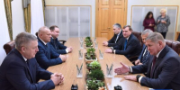 Александр Богомаз рассказал о перспективах развития новозыбковского предприятия - Газета Верный путь