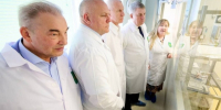 Депутаты Госдумы посетили брянскую производственную площадку ФГУП «Эндофарм» - Газета Верный путь