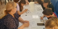 В Комплексном центре социального обслуживания населения Комаричского района провели интеллектуально-развлекательную игру «Правовое колесо» - Газета Верный путь